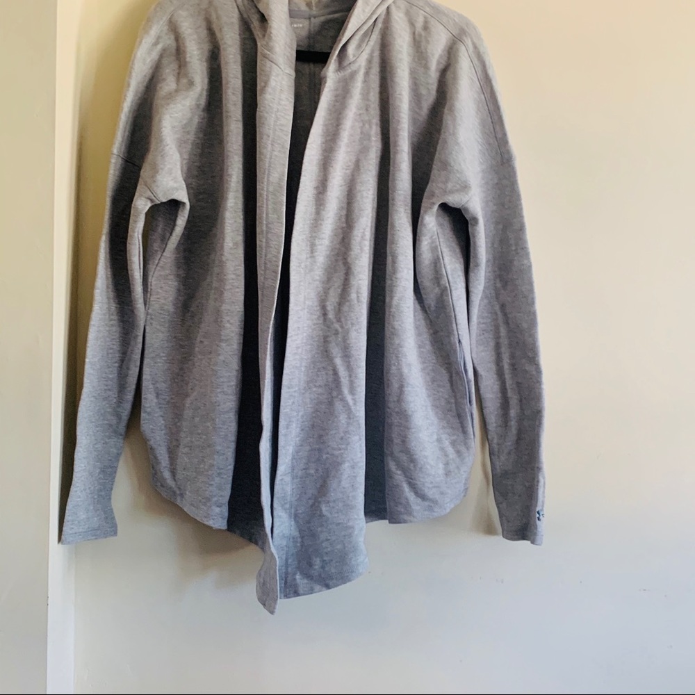 Grey Under Armor hooded Sweater size M
